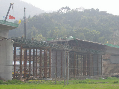 湖南路橋建設(shè)集團現(xiàn)澆平臺